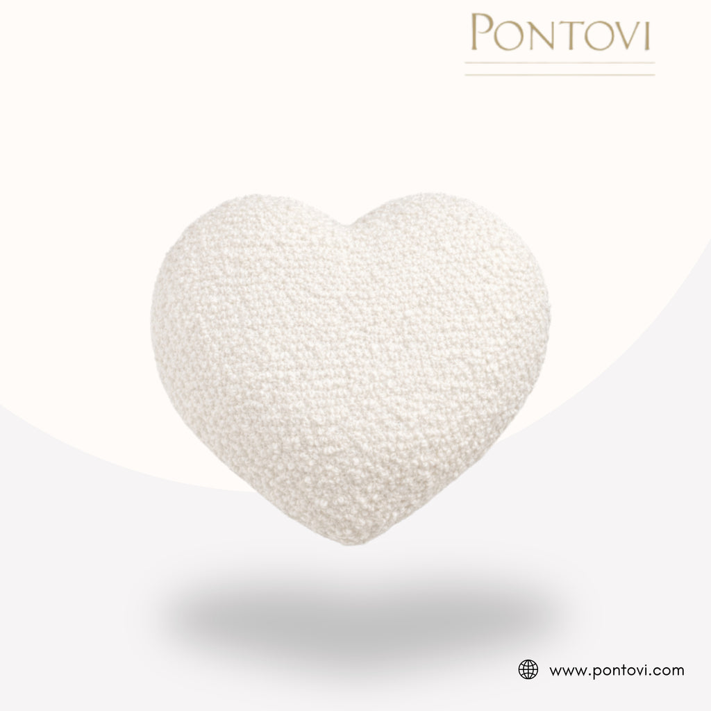 Heart pillow in ivory Boucle